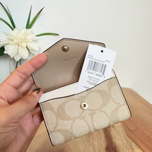 NWT COACH FLAP CARD CASE IN SIGNATURE CANVAS - Picture 3 of 4